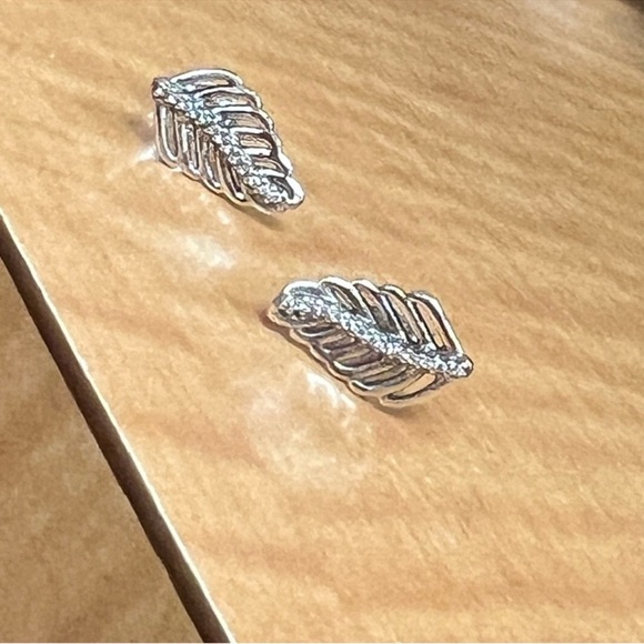 New Pandora Silver Leaf Earrings with Rhinestones - Picture 3 of 5